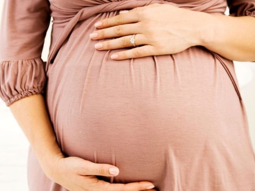 مصرف به اندازه و اصولی بادام زمینی در دوران بارداری توصیه می‌شود.