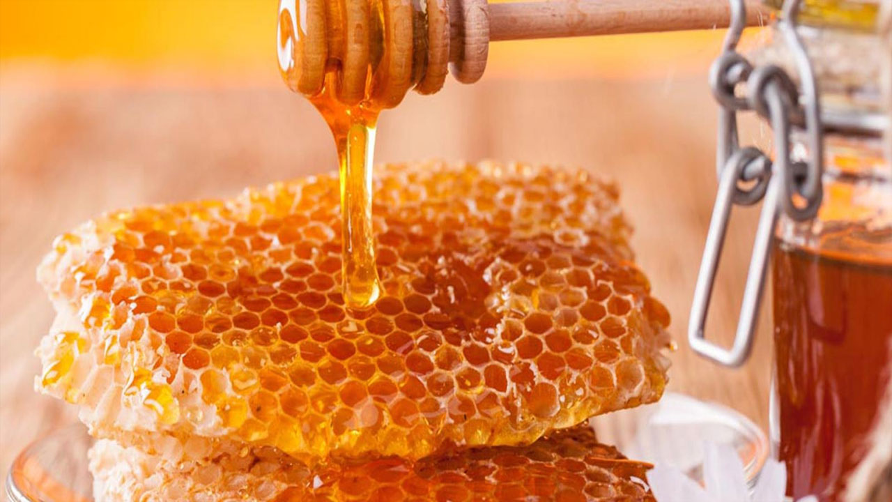 میزان و نحوه مصرف عسل گون در بهره‌مندی از خواص و جلوگیری از بروز مضرات آن حائز اهمیت است.