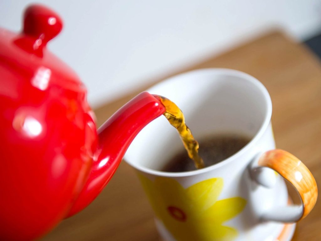 حساسیت به چای در یکسری از افراد موجب بروز واکنش‌های آلرژیک می‌شود.