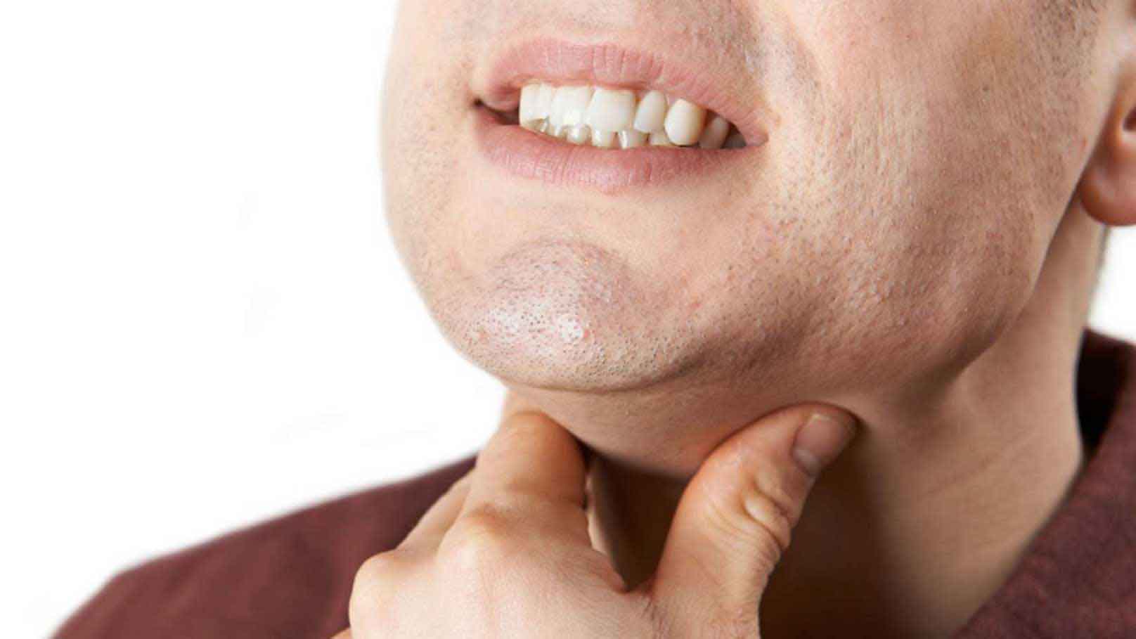 مصرف گل گاو زبان می‌تواند سوزش و درد گلو را رفع کند.