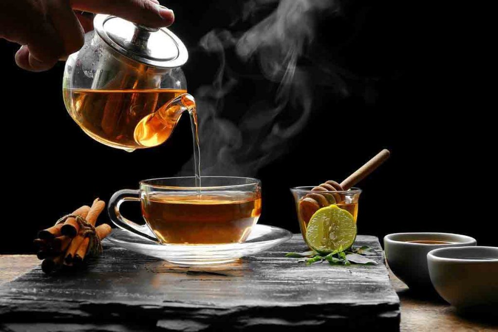 چینی‌ها اولین قومی بودند که از چای استفاده کردند.